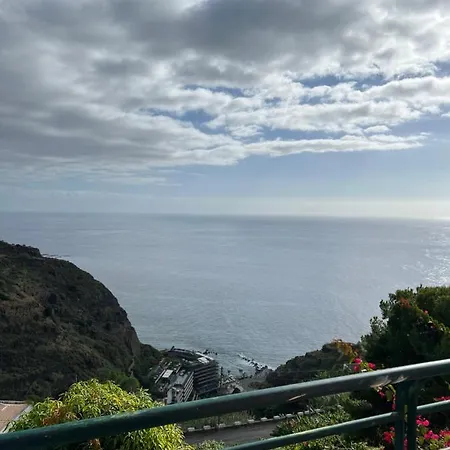 Pana House Calheta (Madeira)