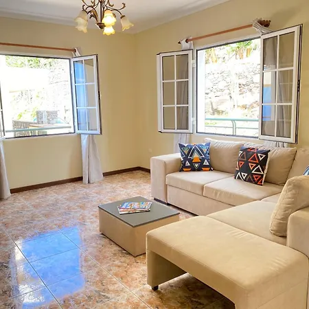 Pana House Apartment *
